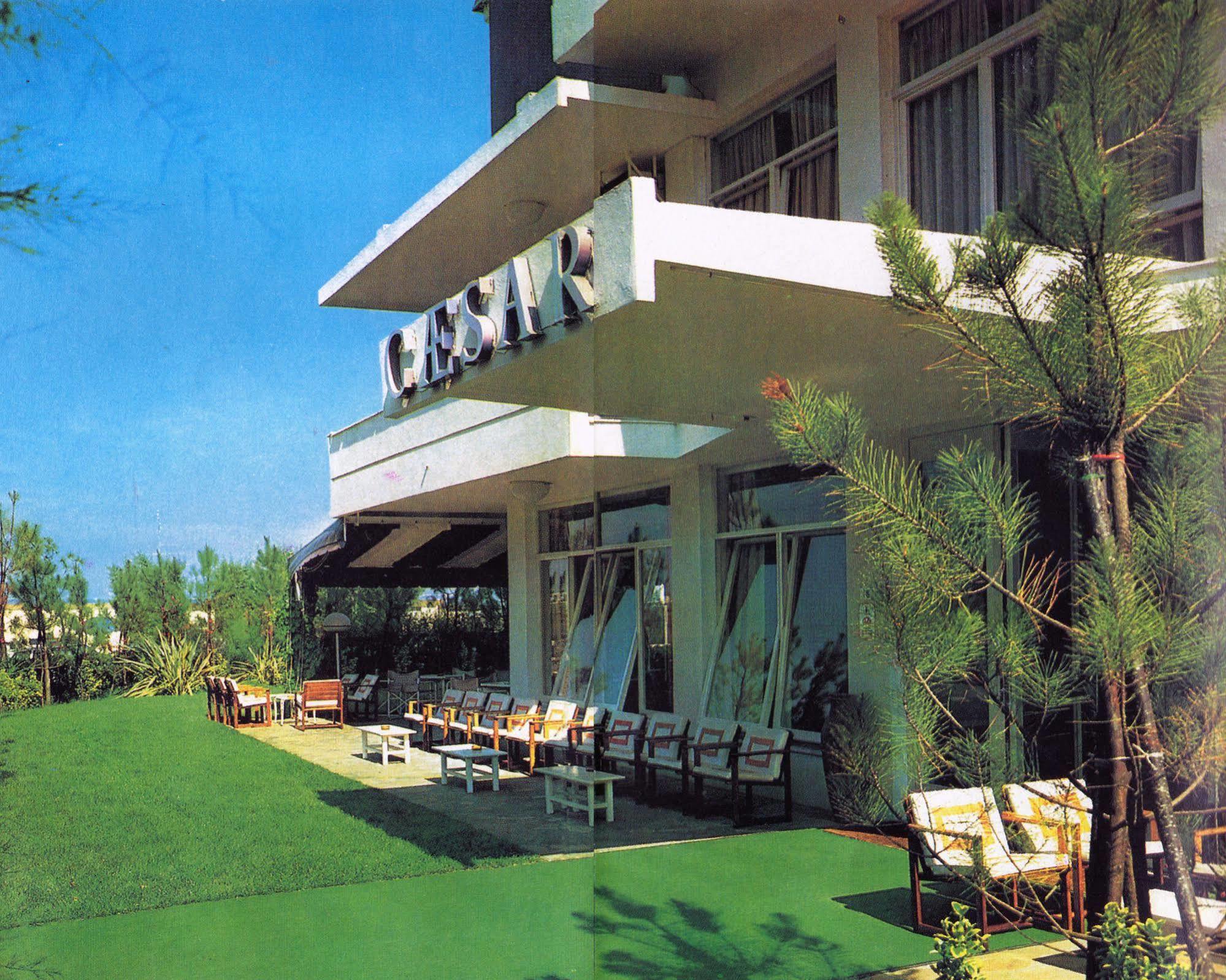 Hotel Caesar Bed And Breakfast Milano Marittima Exterior photo